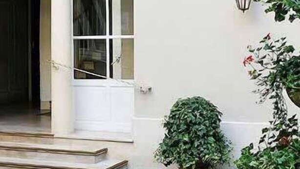Front of property - Maison Armance (Paris)