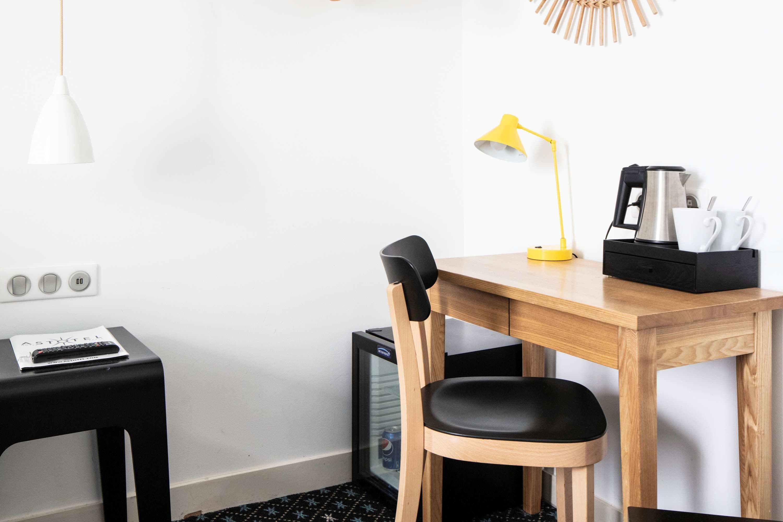 standard double room - complimentary soft minibar, courtesy tray, chromecast, digital press | room amenity