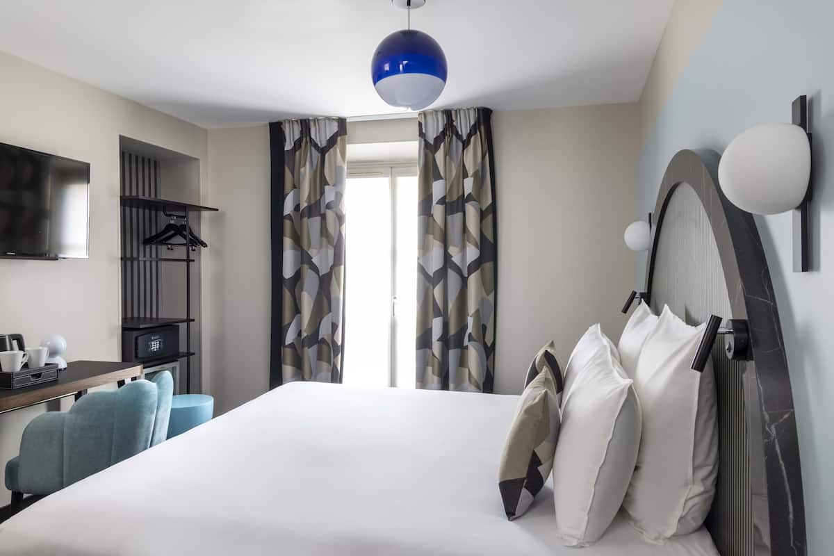 Classic Double Room | Premium bedding, in-room safe, desk, blackout drapes