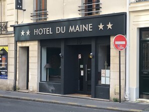 Property entrance - Hôtel du Maine (Paris)