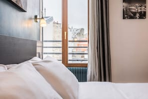 In-room safe, desk, free WiFi - Hôtel du Maine (Paris)