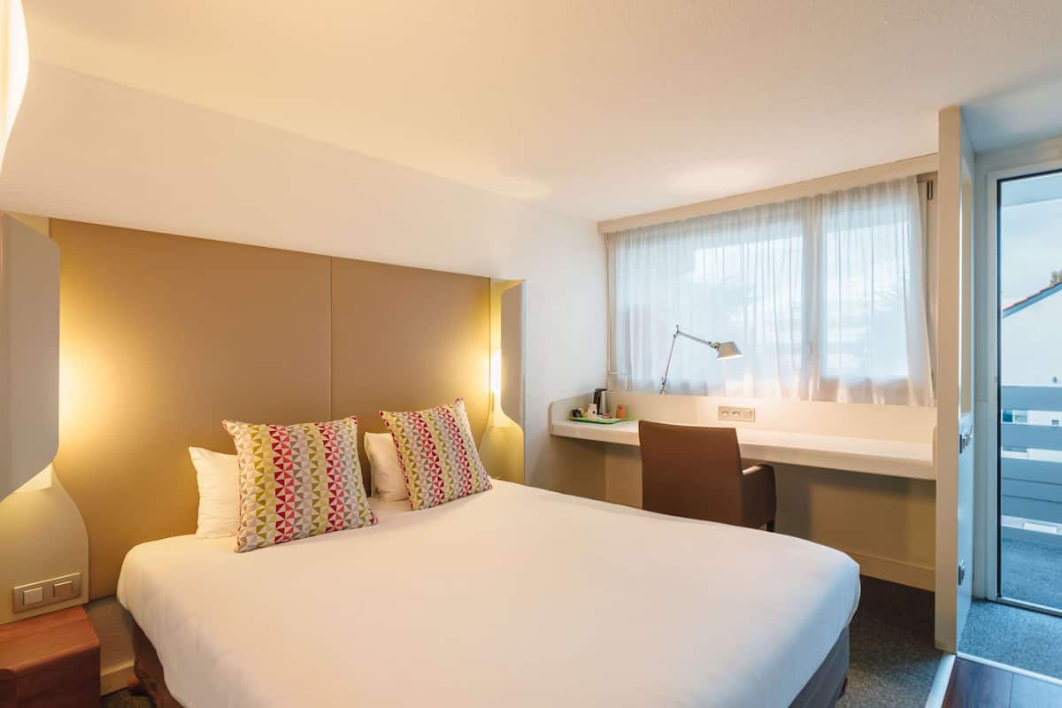 Standard Room, 1 Double Bed | Room amenity
