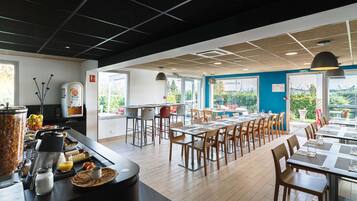 Daily buffet breakfast (EUR 13.9 per person)