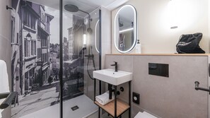 Rom, 1 dobbeltseng | Bad | Dusj, miljøvennlige toalettsaker, hårføner og håndklær