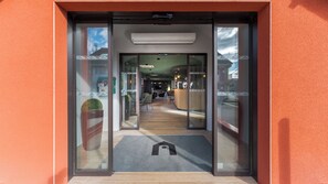 Exterior - Campanile NATURE - Lyon Est Bron Eurexpo (Bron)