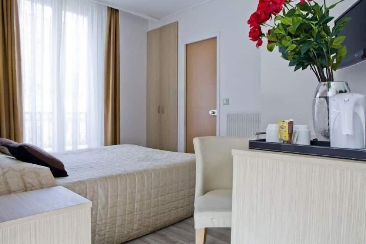 In-room safe, desk, soundproofing, iron/ironing board (on request)