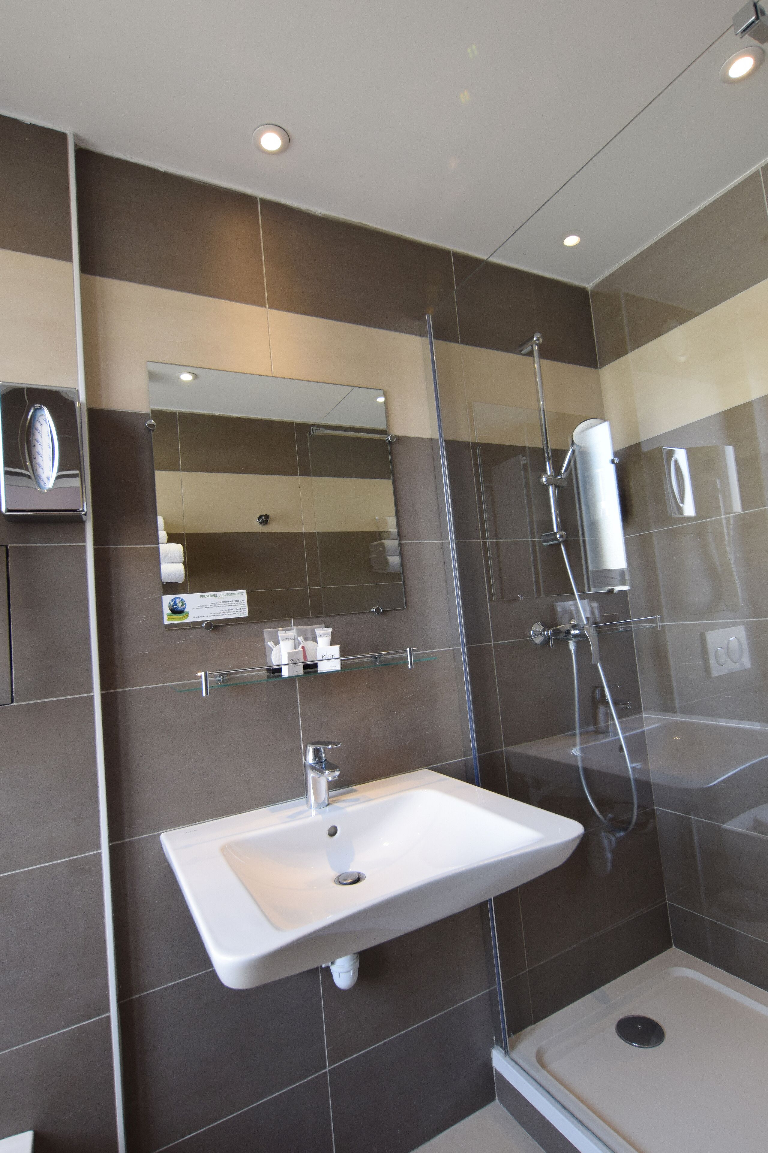 Photo - Alyss Saphir Cambronne Eiffel