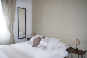 Egyptian cotton sheets, in-room safe, desk, free WiFi - Le Magnan (Avignon)
