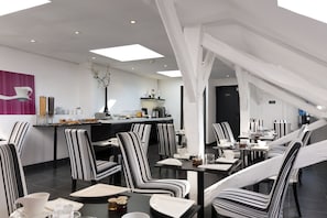Breakfast area - Hotel Standard Design (Paris)