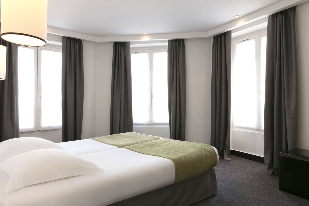 Standard Room | In-room safe, blackout drapes, soundproofing
