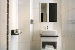 Bathroom - Hotel Standard Design (Paris)