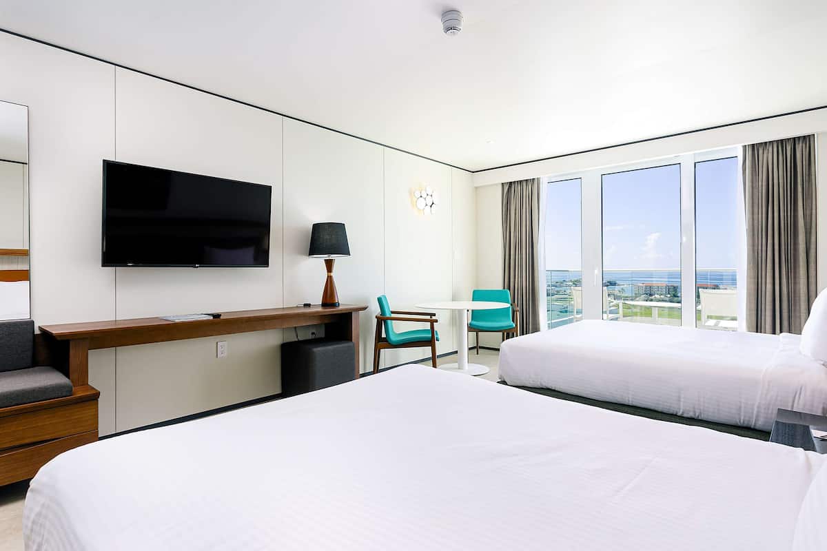 Frette Italian sheets, premium bedding, free minibar, in-room safe