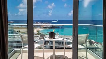 Suite Exécutive, 1 trÚs grand lit et 1 canapé-lit, vue océan (Ultimate Adults-Only Loft Suite) | Vue de la chambre