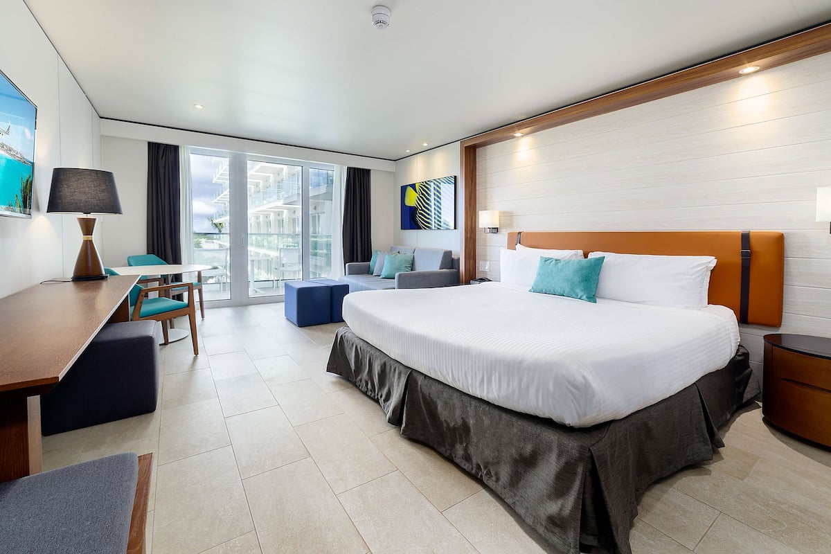 Frette Italian sheets, premium bedding, free minibar, in-room safe