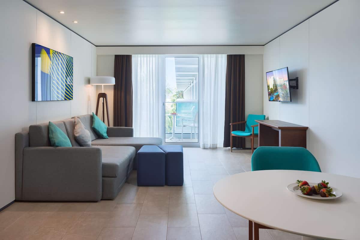 Frette Italian sheets, premium bedding, free minibar, in-room safe