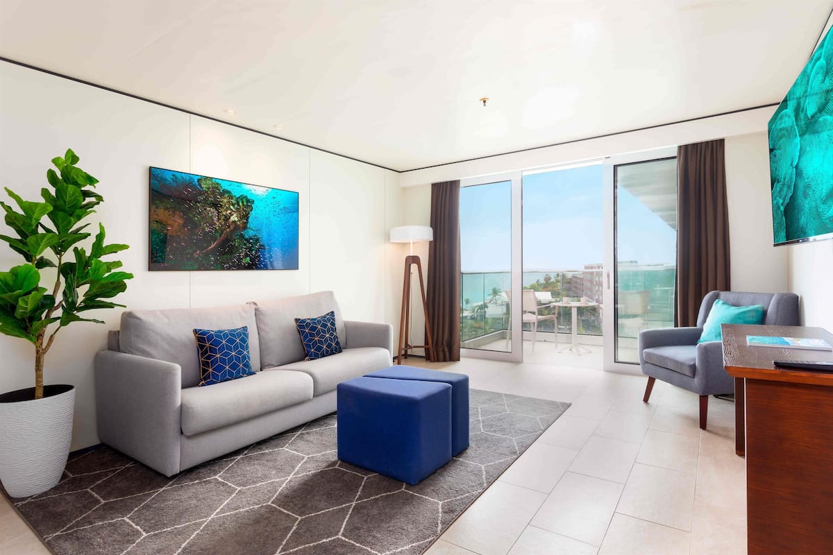 Suite, 1 King Bed with Sofa bed (1 Bedroom Ocean View Suite) | Frette Italian sheets, premium bedding, free minibar, in-room safe