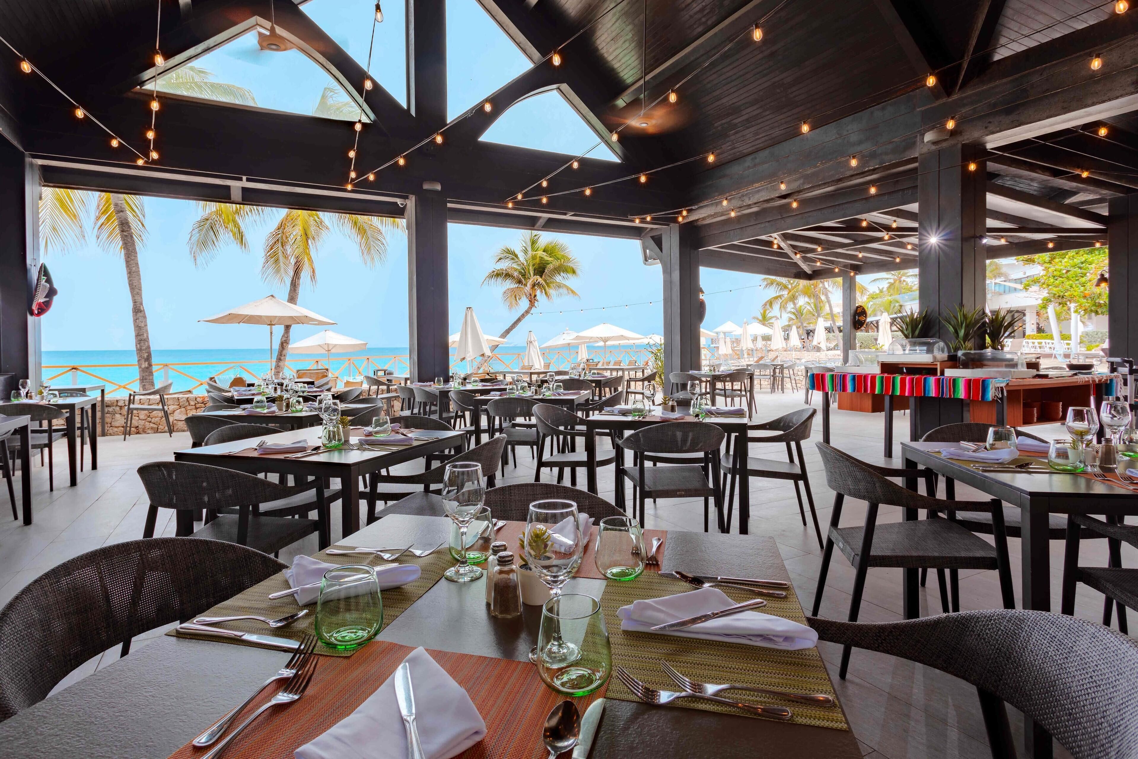 5 restaurants; breakfast, lunch and dinner served 