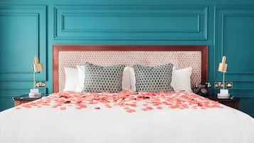 1 bedroom, premium bedding, in-room safe, desk