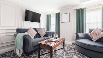 Literie de qualité supérieure, coffres-forts dans les chambres, bureau