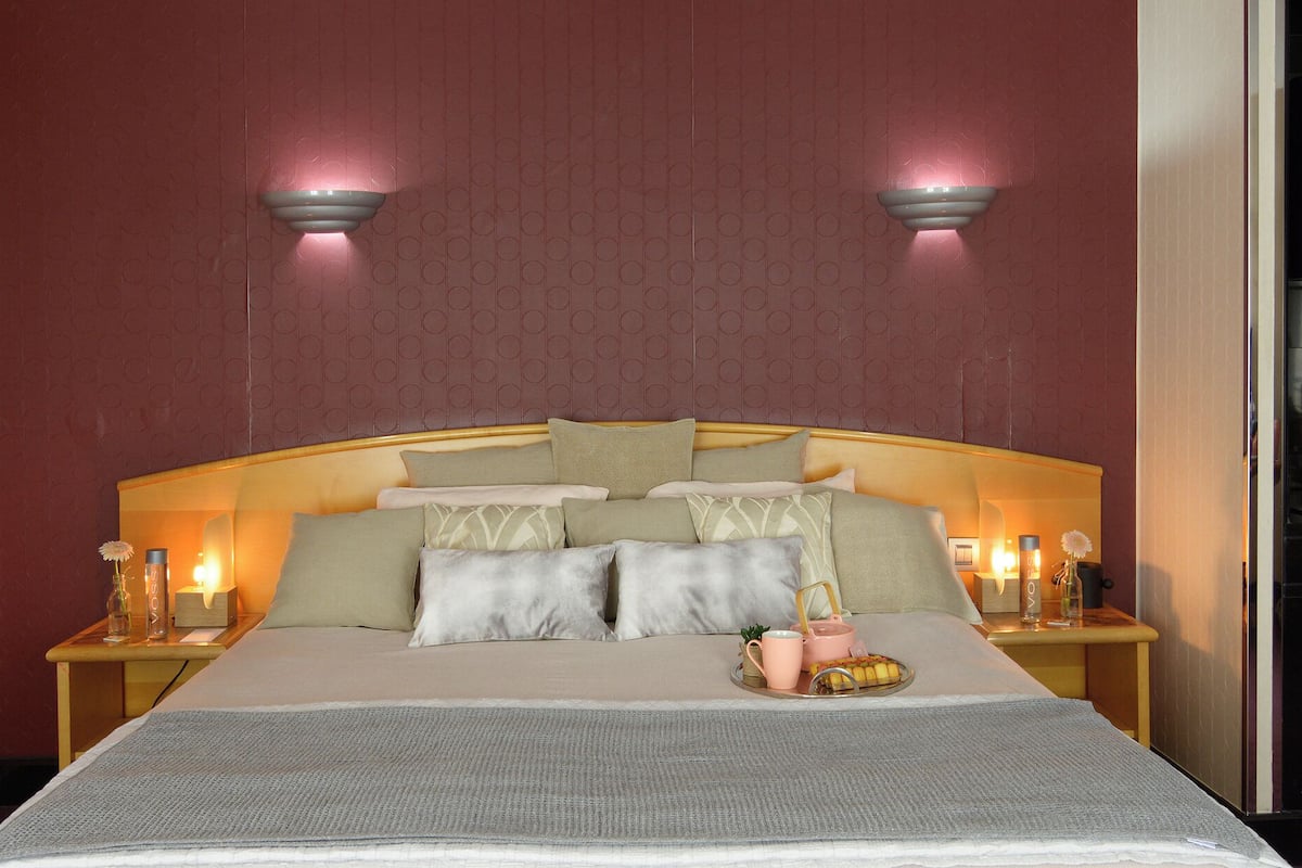 Junior Suite | Hypo-allergenic bedding, in-room safe, desk, soundproofing