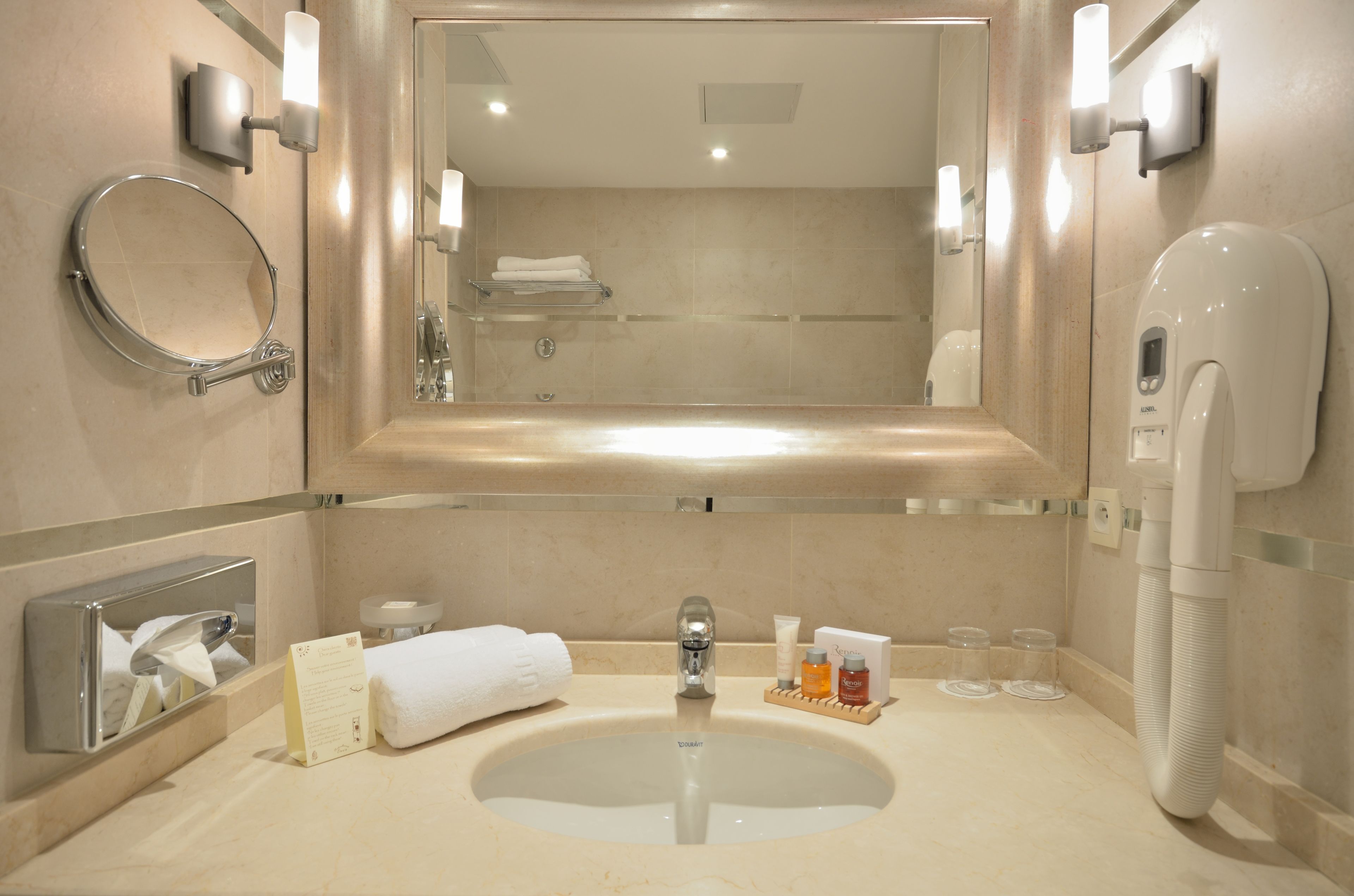 classic room | bathroom | free toiletries, hair dryer, slippers, towels
