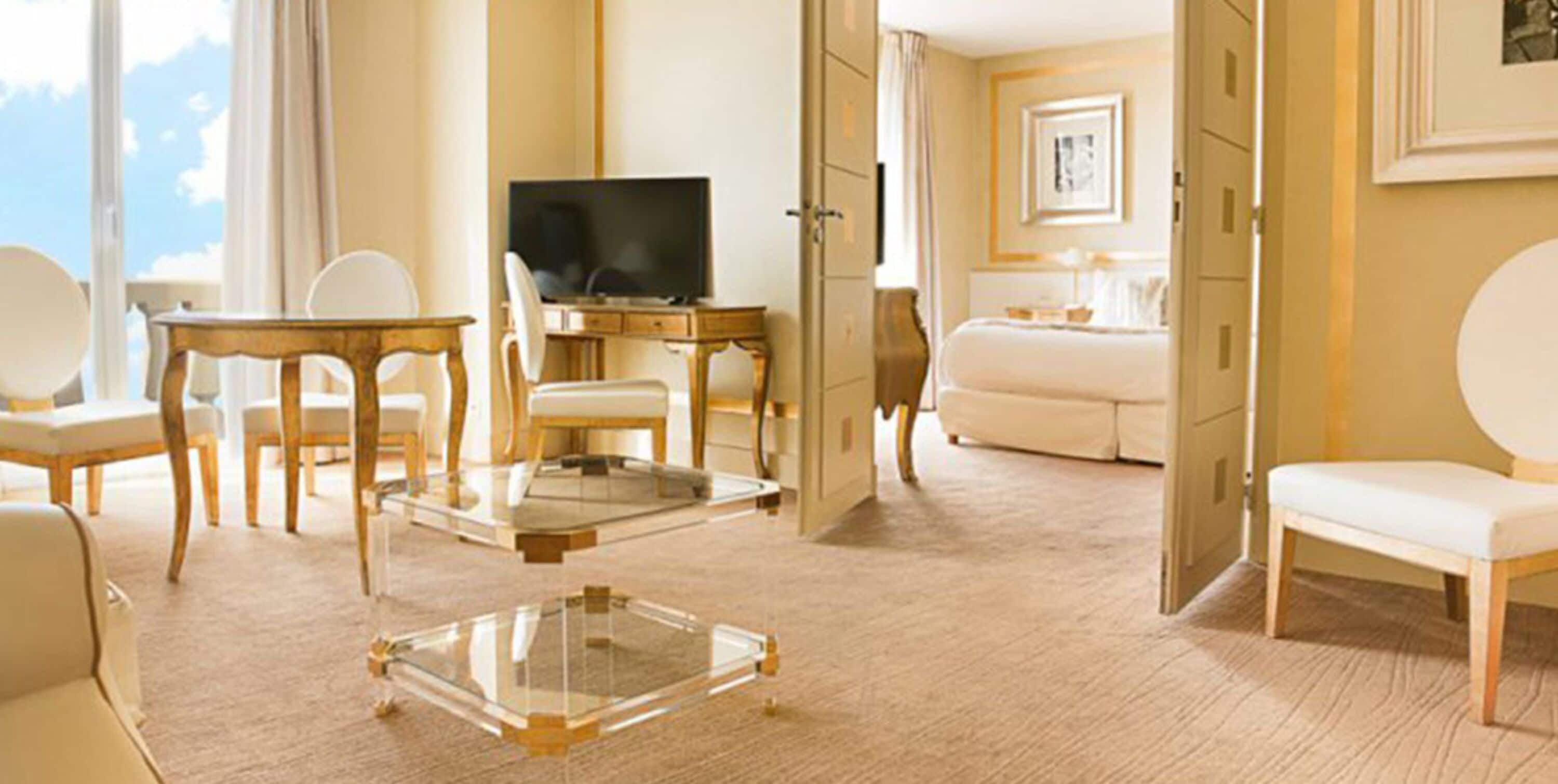 suite | 1 bedroom, minibar, in-room safe, desk