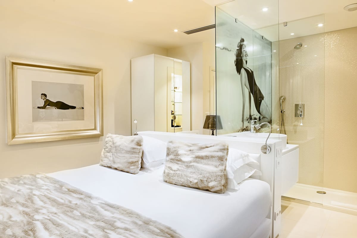 prestige design room  | 1 bedroom, minibar, in-room safe, desk