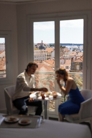 City view from property - Hotel Renoir (Cannes)