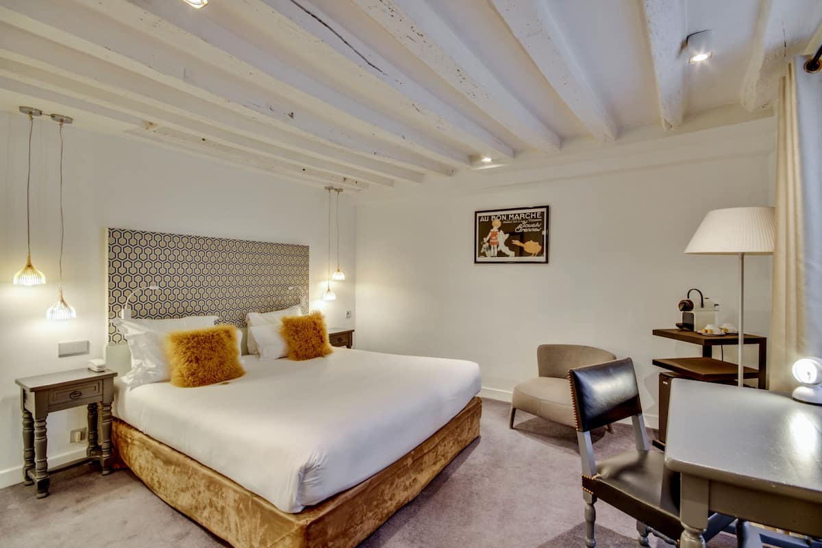 Prestige Double Room | Premium bedding, minibar, in-room safe, desk