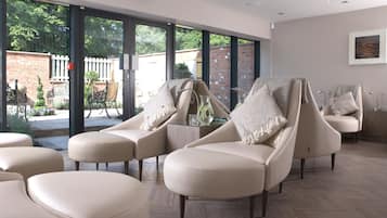 Couples treatment rooms, sauna, body treatments, aromatherapy