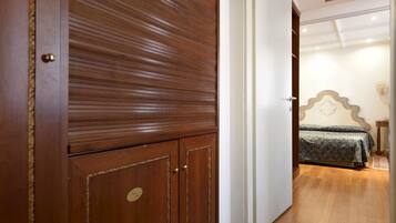 Junior Suite | Down comforters, minibar, in-room safe, desk