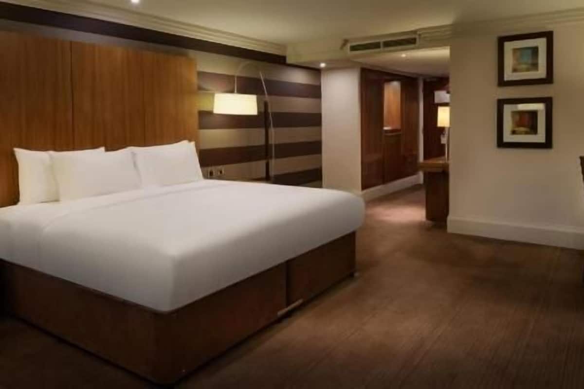 1 bedroom, hypo-allergenic bedding, in-room safe, desk