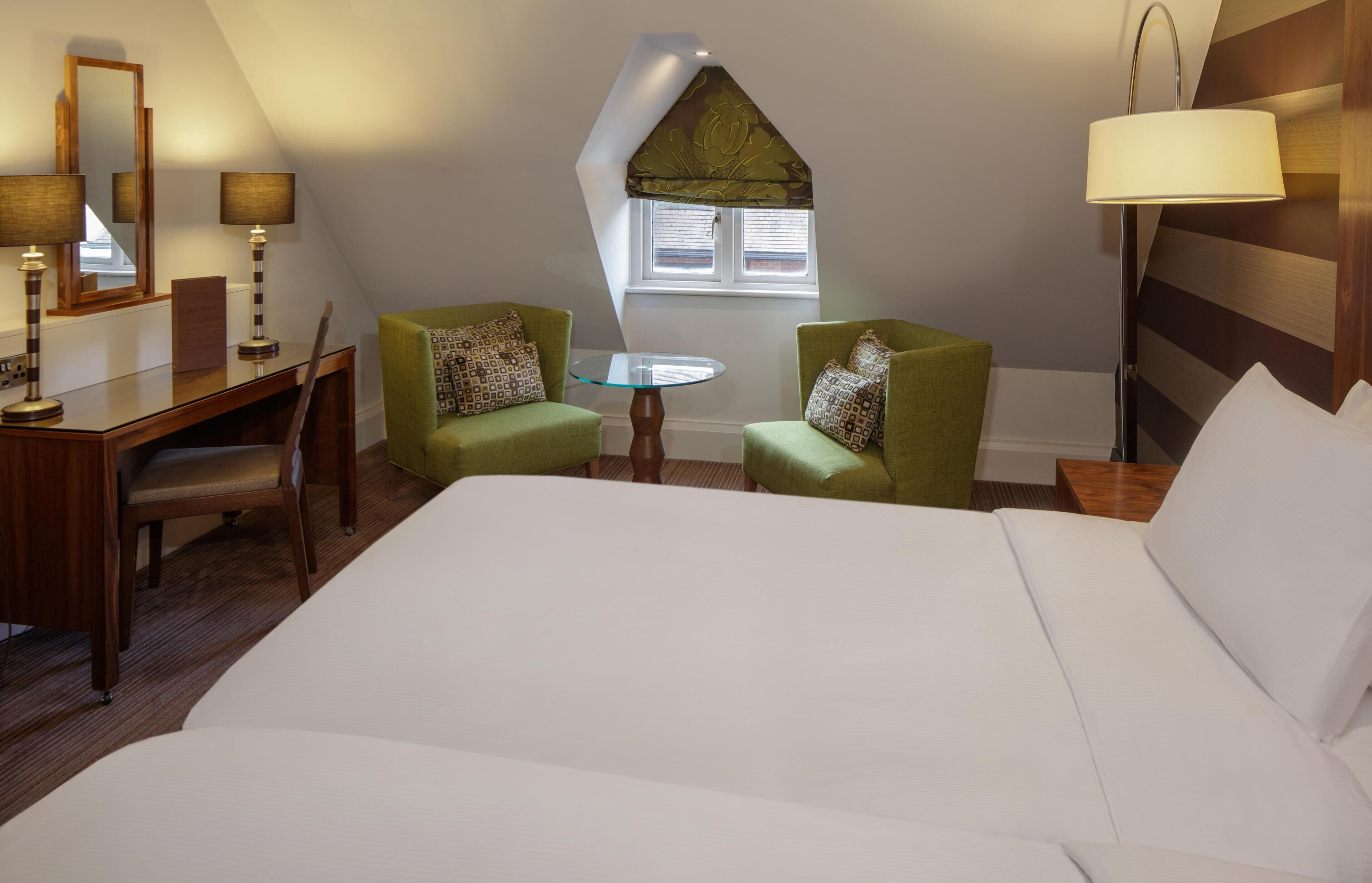 Room, 2 Twin Beds | 1 bedroom, hypo-allergenic bedding, in-room safe, desk