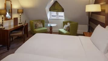 Room, 2 Twin Beds | 1 bedroom, hypo-allergenic bedding, in-room safe, desk