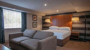 Suite Junior, 1 Tempat Tidur King | Area keluarga