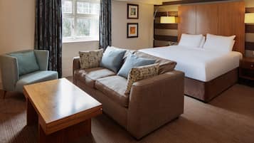 Junior Suite, 1 King Bed | 1 bedroom, hypo-allergenic bedding, in-room safe, desk