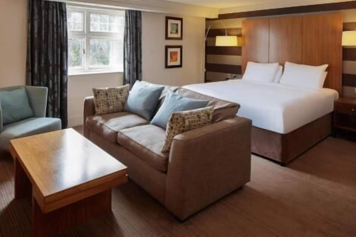 1 bedroom, hypo-allergenic bedding, in-room safe, desk