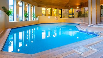 Indoor pool, pool loungers