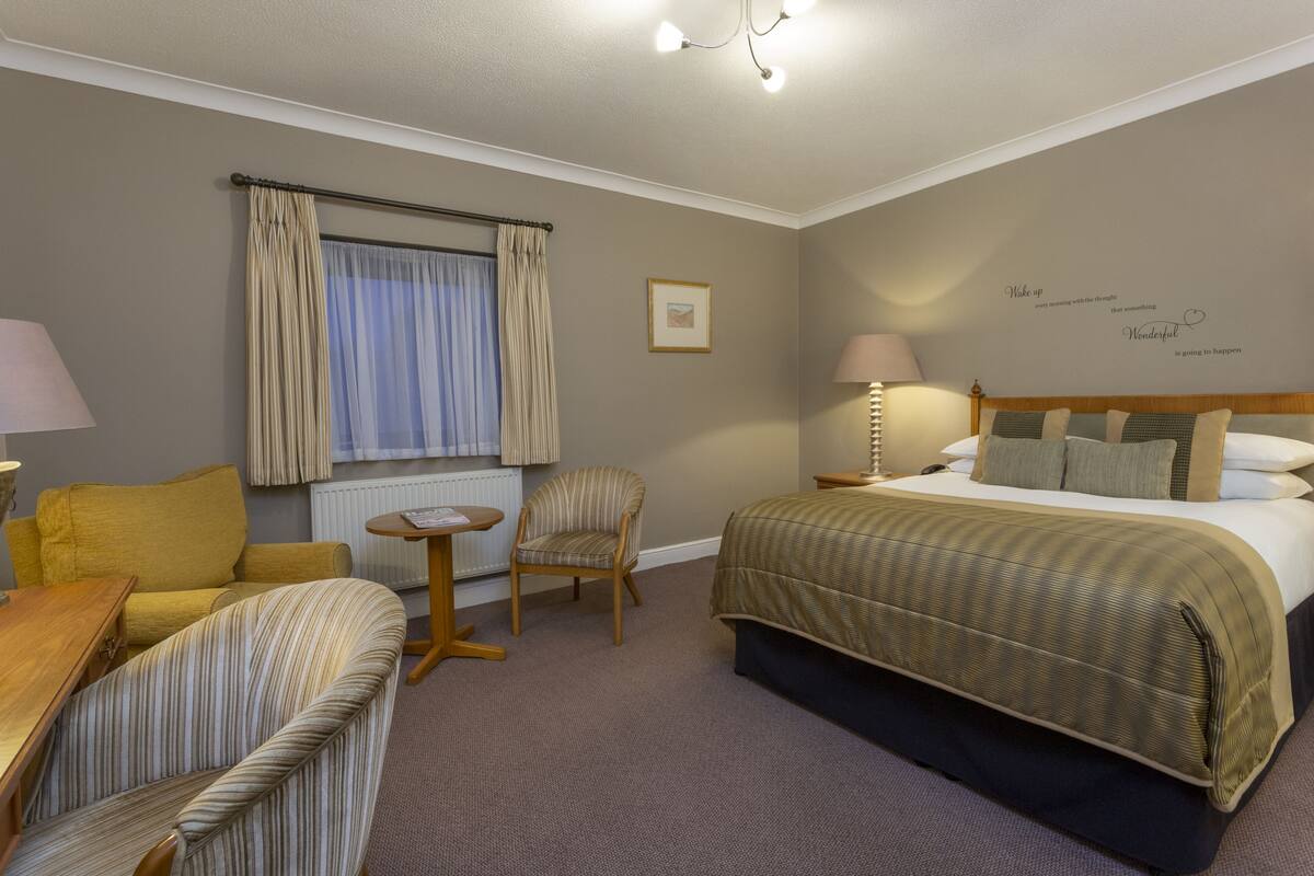 Superior Double Room | Hypo-allergenic bedding available, desk, laptop workspace