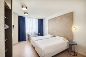 Comfort Studio | In-room safe, free cribs/infant beds, free WiFi, bed sheets