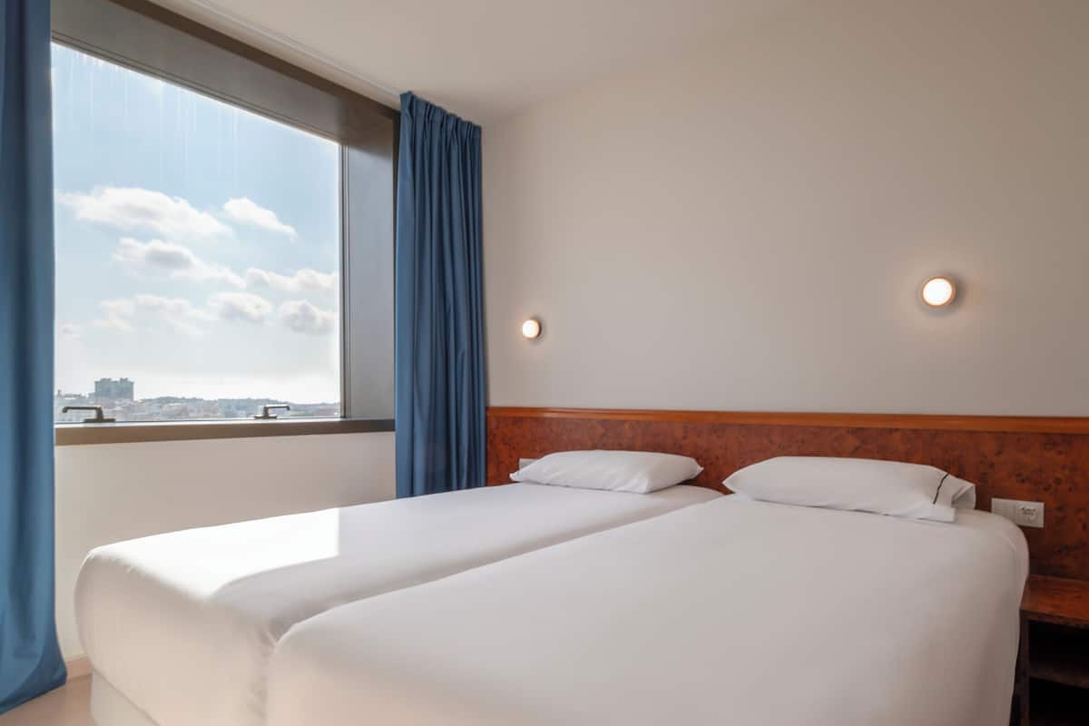 1 bedroom, in-room safe, free cribs/infant beds, free WiFi