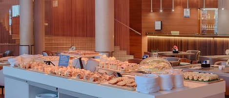 Daily buffet breakfast for a fee