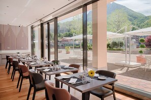 Italian cuisine, alfresco dining 