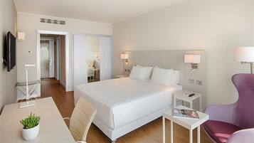 1 bedroom, down duvets, minibar, in-room safe