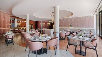 Italian cuisine, alfresco dining