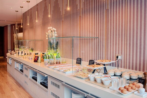 Daily buffet breakfast for a fee