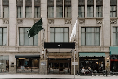 Club Quarters Hotel, Central Loop, Chicago