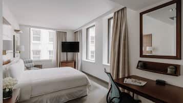 1 bedroom, premium bedding, in-room safe, desk