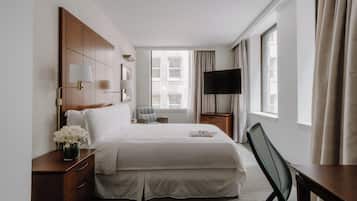 1 bedroom, premium bedding, in-room safe, desk