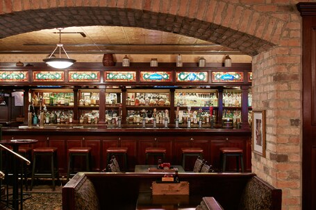 Club Quarters Hotel, Central Loop, Chicago - Image 3
